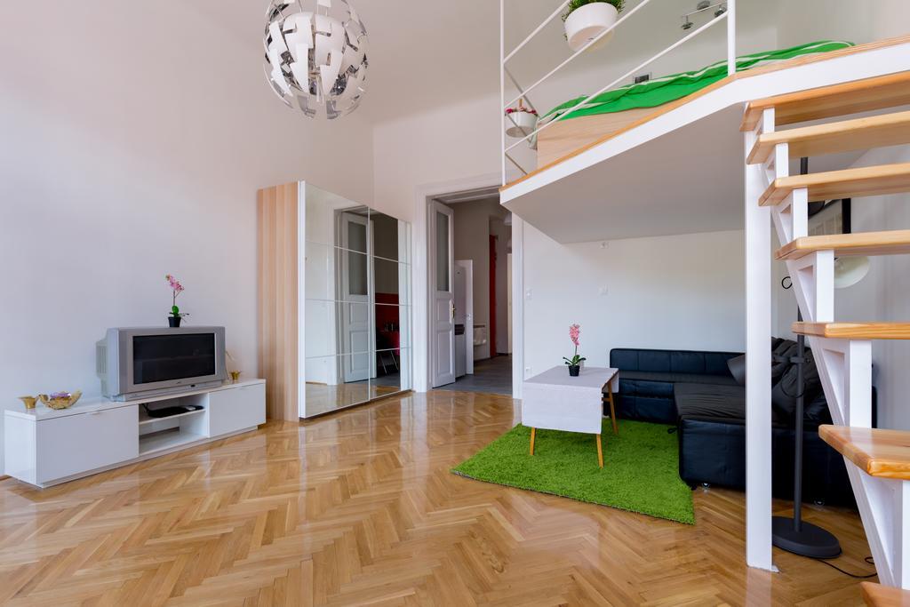 F4 Fiumei Apartment — Photos 3